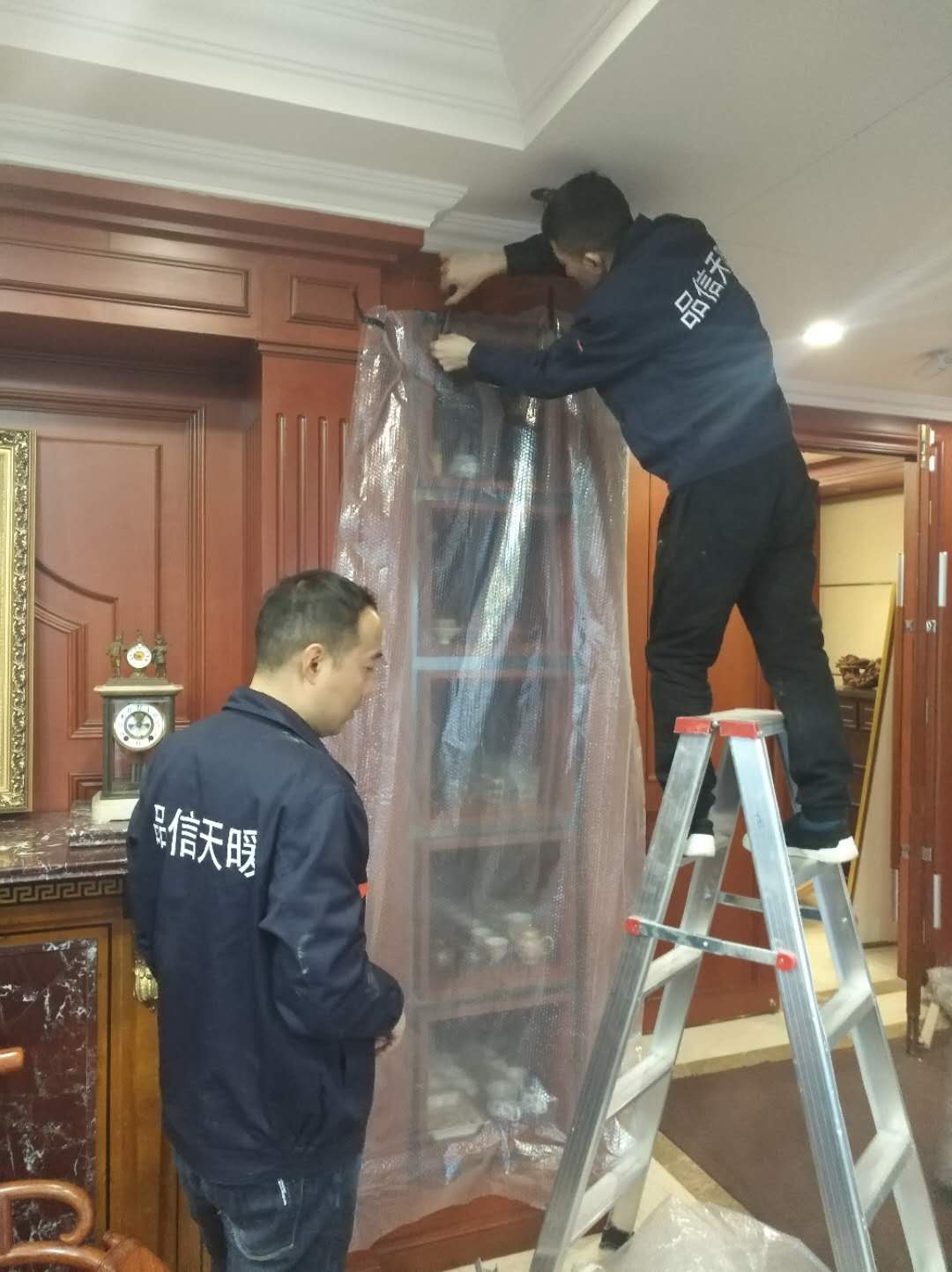成都新盛唐集团控股集团接待室