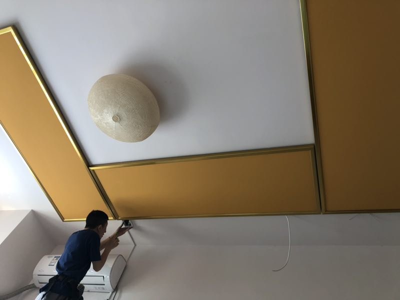 石渠扎嘉寺活佛嘎达多吉家中安装品信天暖